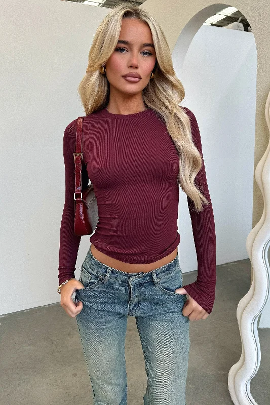 Mock Neck Women Long Sleeve Top for a Modern AestheticJaylee Long Sleeve Tee - Wine