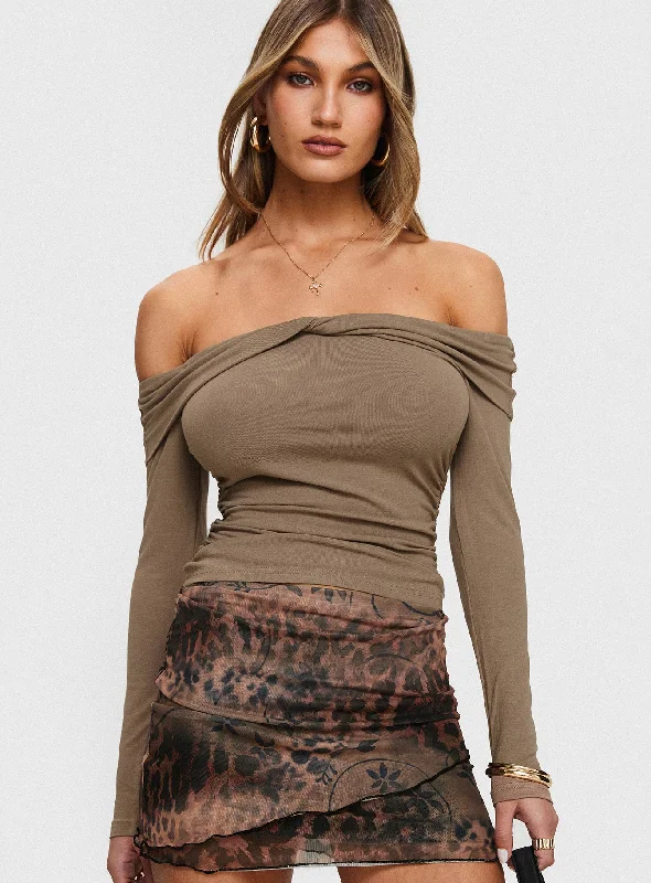 Printed Graphic Women Long Sleeve Top with a Bold StatementSandi Off The Shoulder Top Beige