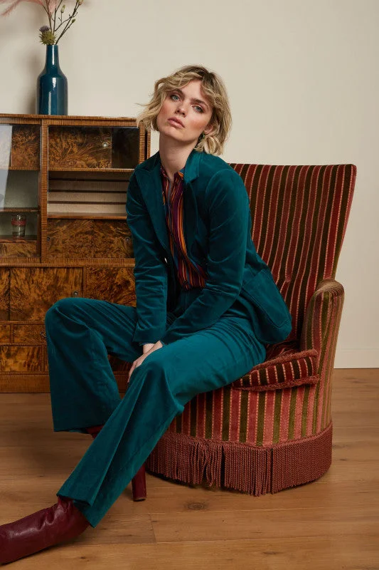 Mock - Neck Women Sweater for a Modern TwistKING LOUIE Dragonfly Green Marcie Uni Fargo Trousers