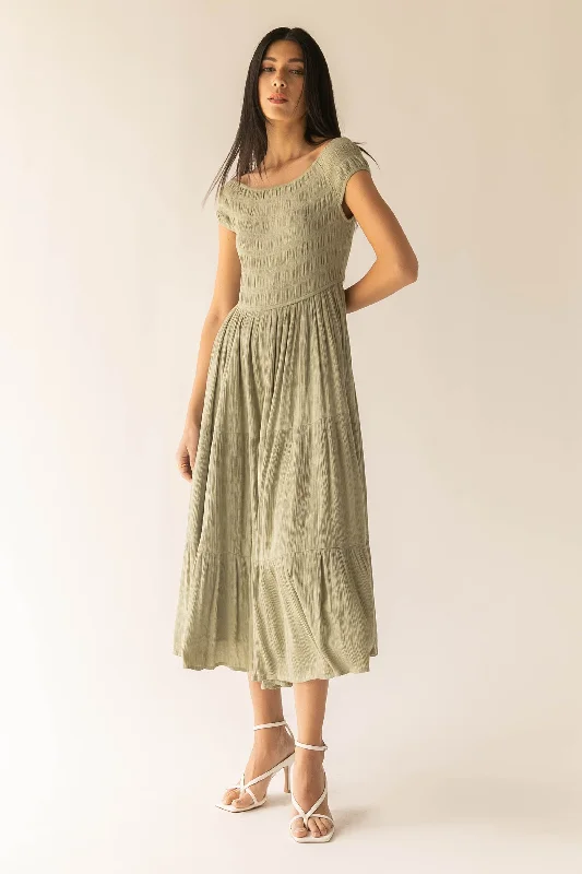 Hand - Knitted Women Sweater with Artisanal CharmOFF THE SHOULDER CRINKLED MIDI TIERED DRESS