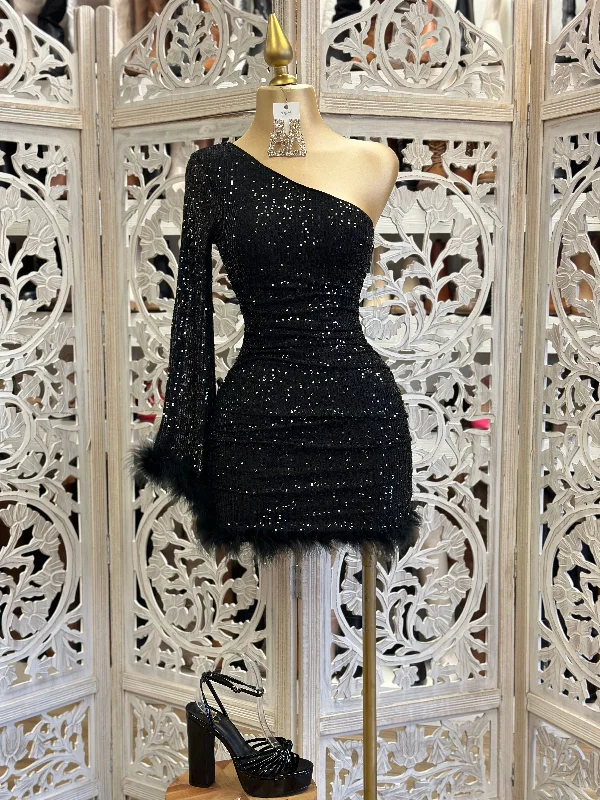 Sheath Women Dress with a Tailored Fit for a Professional LookBlack Sequin Feathered Dress