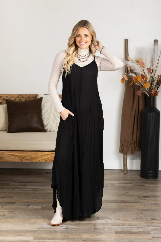 Little Black Women Dress with Sequins for a Glamorous Night OutBlack Woven Crinkle Maxi Dress