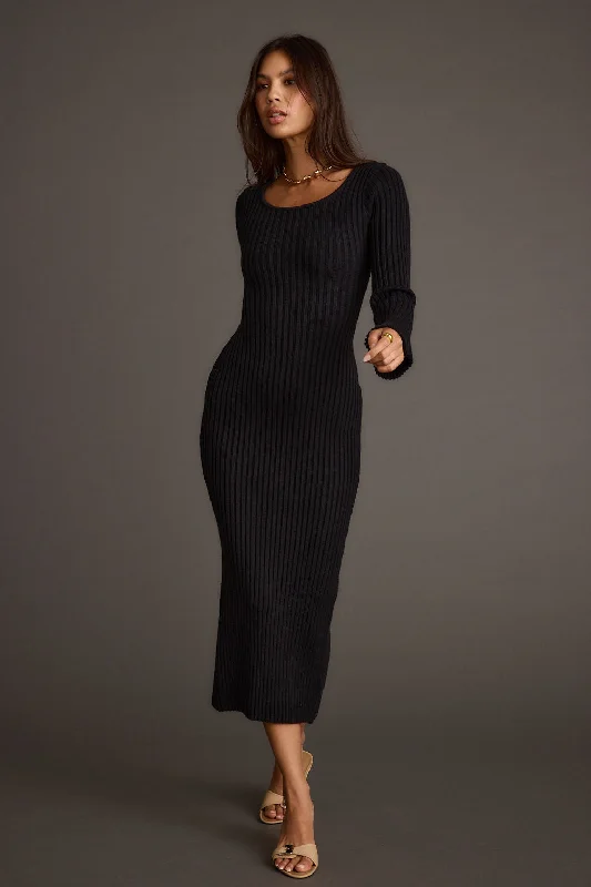 Long - Sleeve Women Dress in Velvet for a Luxurious Winter LookGwyneth Black Sweater Midi Dress