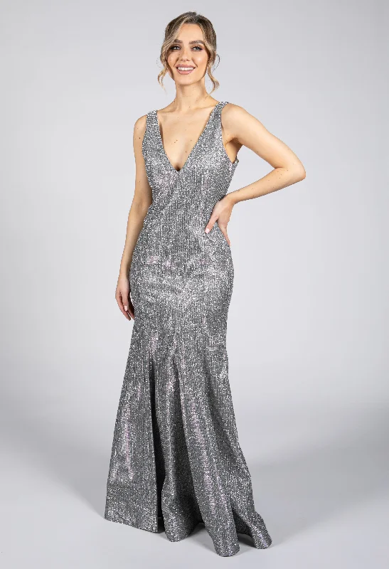 Sheath Women Dress with a Tailored Fit for a Professional LookSilver Shimmer Gown