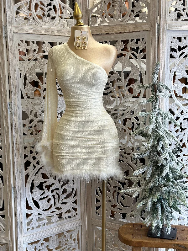 Shift Women Dress with a Simple and Classic Design for Everyday WearWhite Sequin Feathered Dress