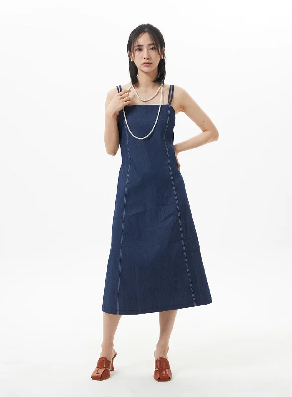 Mini Women Dress with a Short Hem for a Young and Trendy StyleA-Line Denim Maxi Dress OA320