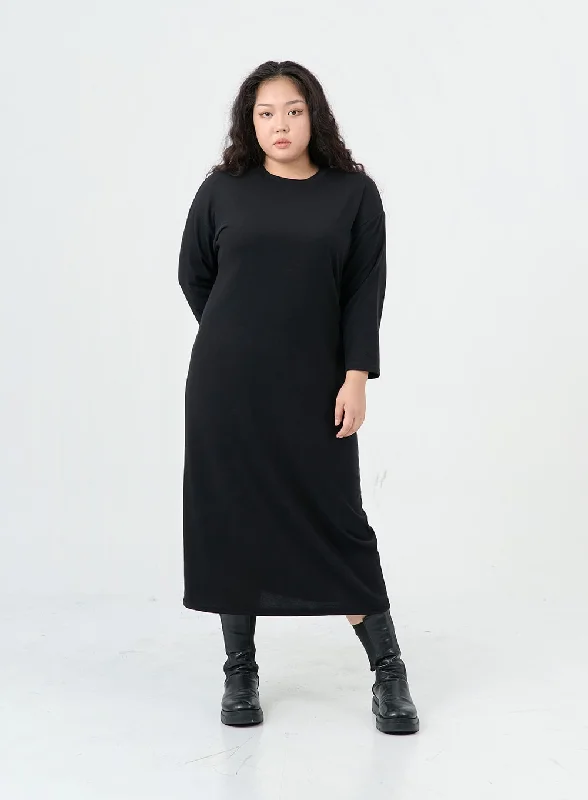 Empire Waist Women Dress to Accentuate the Bust and Conceal the WaistPlus Round Neck Long Skirt IS02