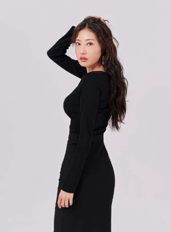 Off - the - Shoulder Women Dress for a Romantic and Feminine LookSquare Neck Crop Long Sleeve T-Shirt IS05