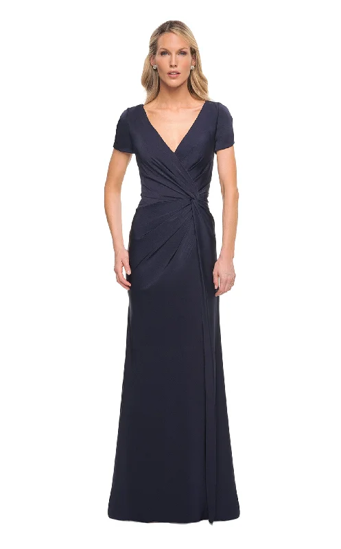 Empire Waist Women Dress to Accentuate the Bust and Conceal the WaistLa Femme 29926CL Dress