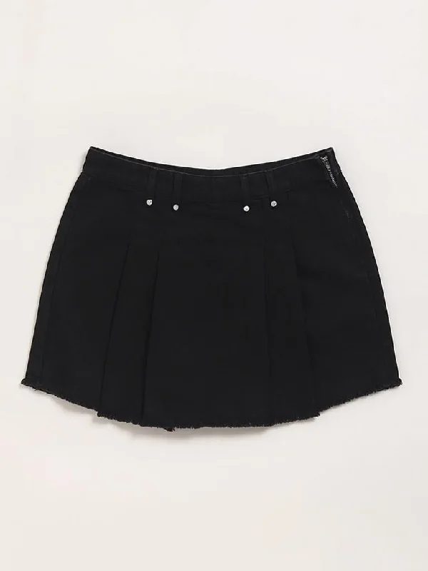 Cargo Women Shorts with Multiple Pockets for FunctionalityY&F Kids Black Flare Skorts